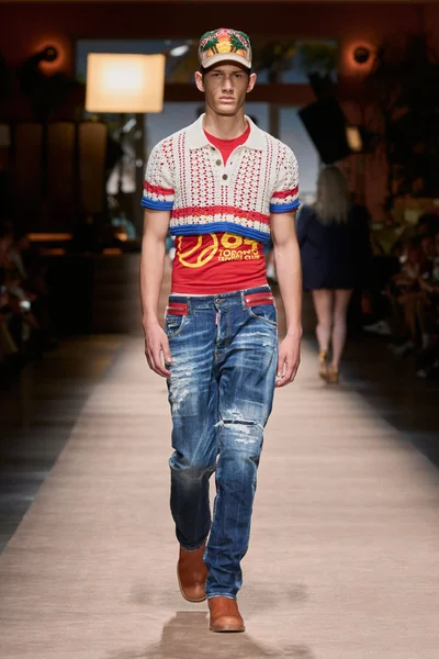 Look 10
